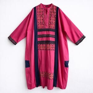 Vintage El Mansour Handmade 70s Embroidered Pink Caftan Maxi Dress Navy Trim XL